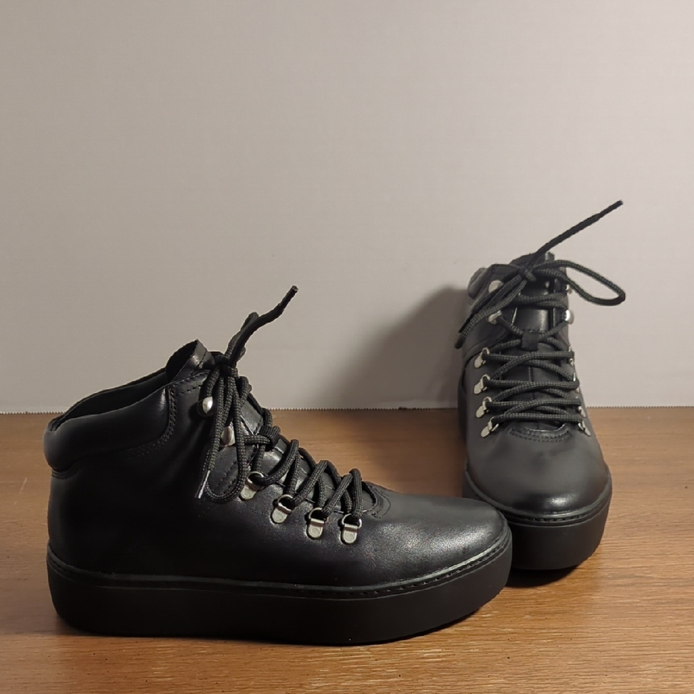 New Urban Outfitters Vagabond Jessie Black Leather Sneakers Boots Eur 37 US 6